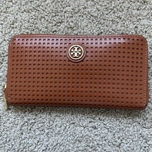 Tory Burch Wallet with Zipper